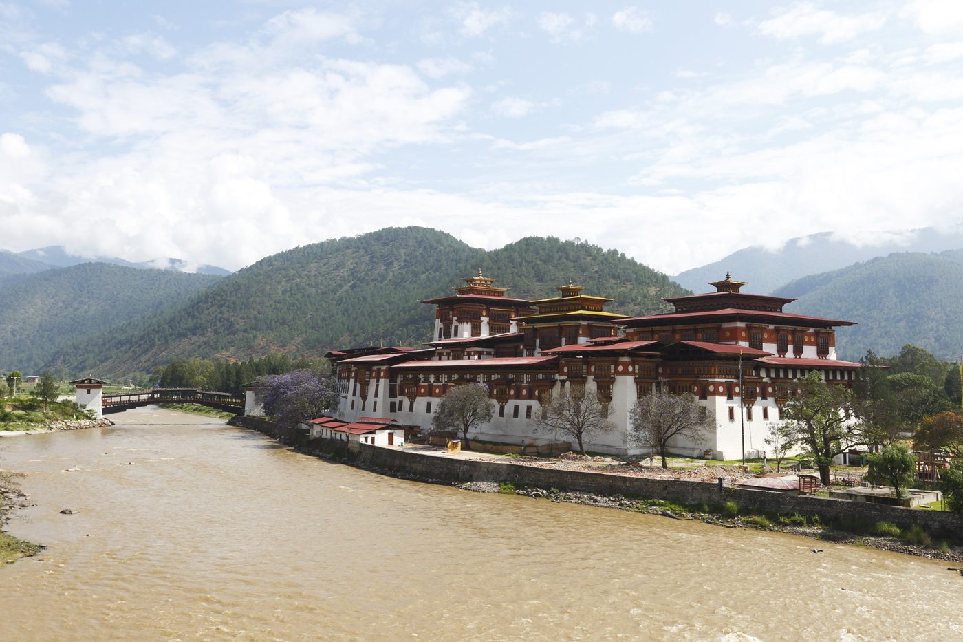 Punakha Dzong at the confluence of the Mo Chhu and Pho Chhu rivers